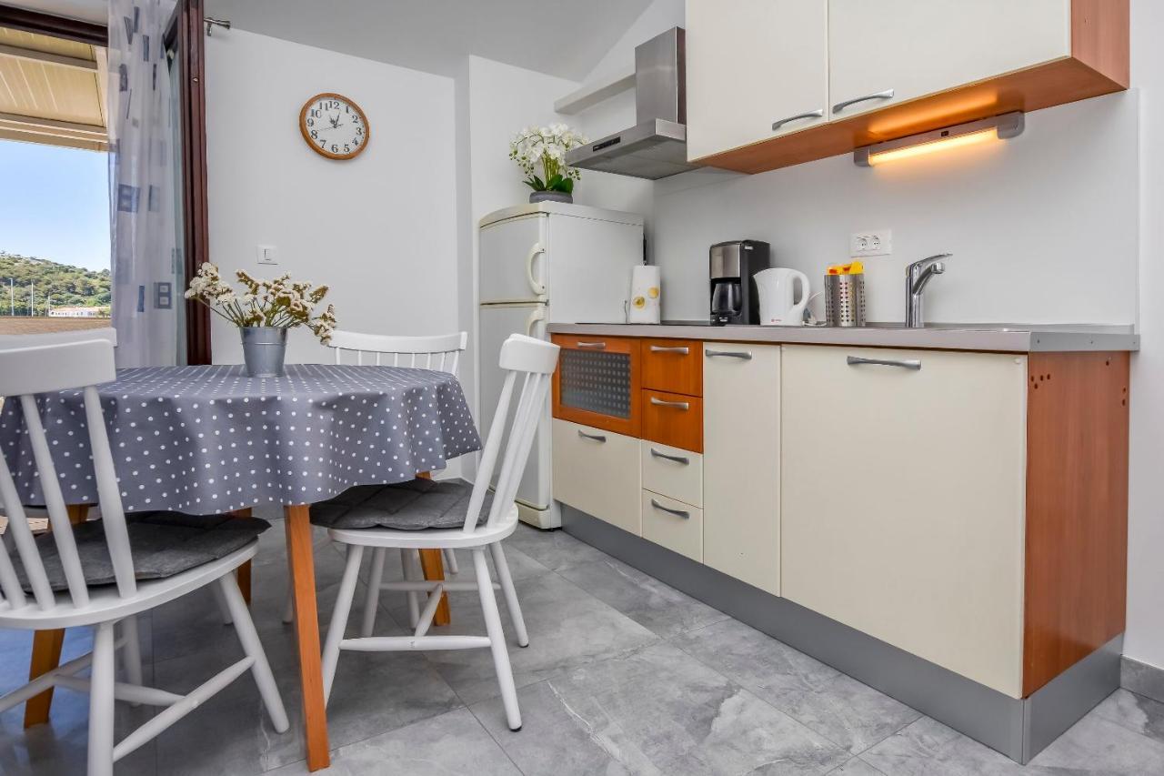 Apartments Sime 罗戈兹尼察 外观 照片