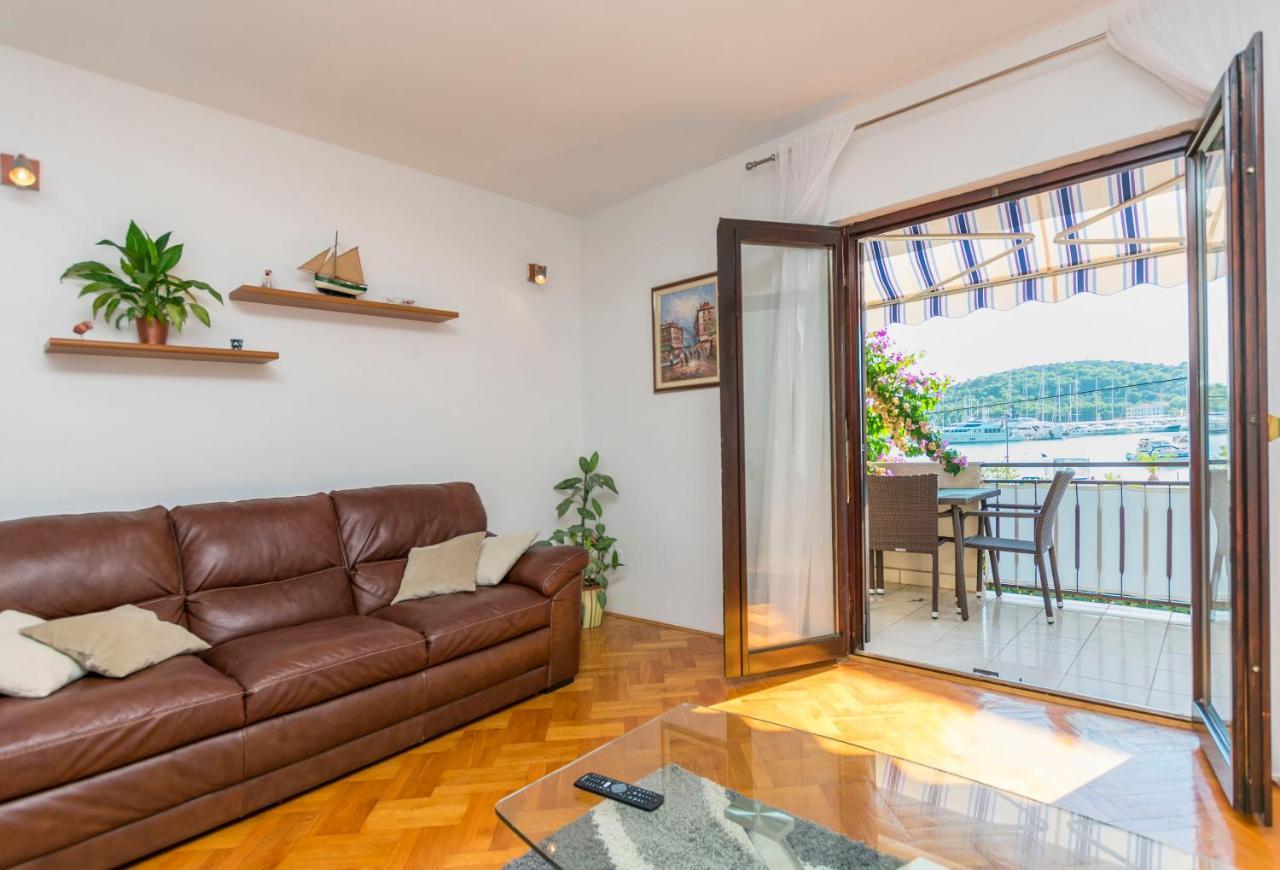 Apartments Sime 罗戈兹尼察 外观 照片