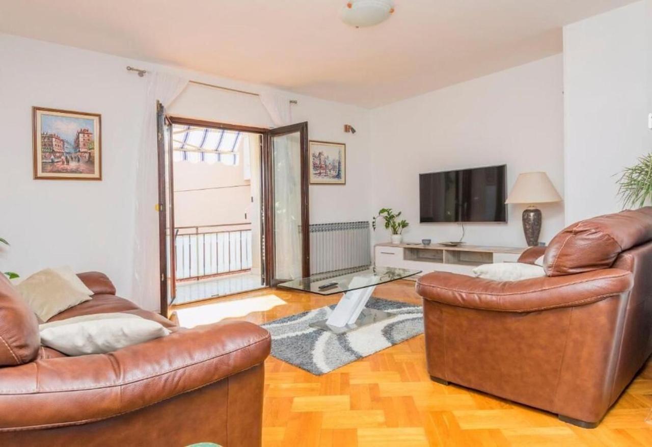 Apartments Sime 罗戈兹尼察 外观 照片
