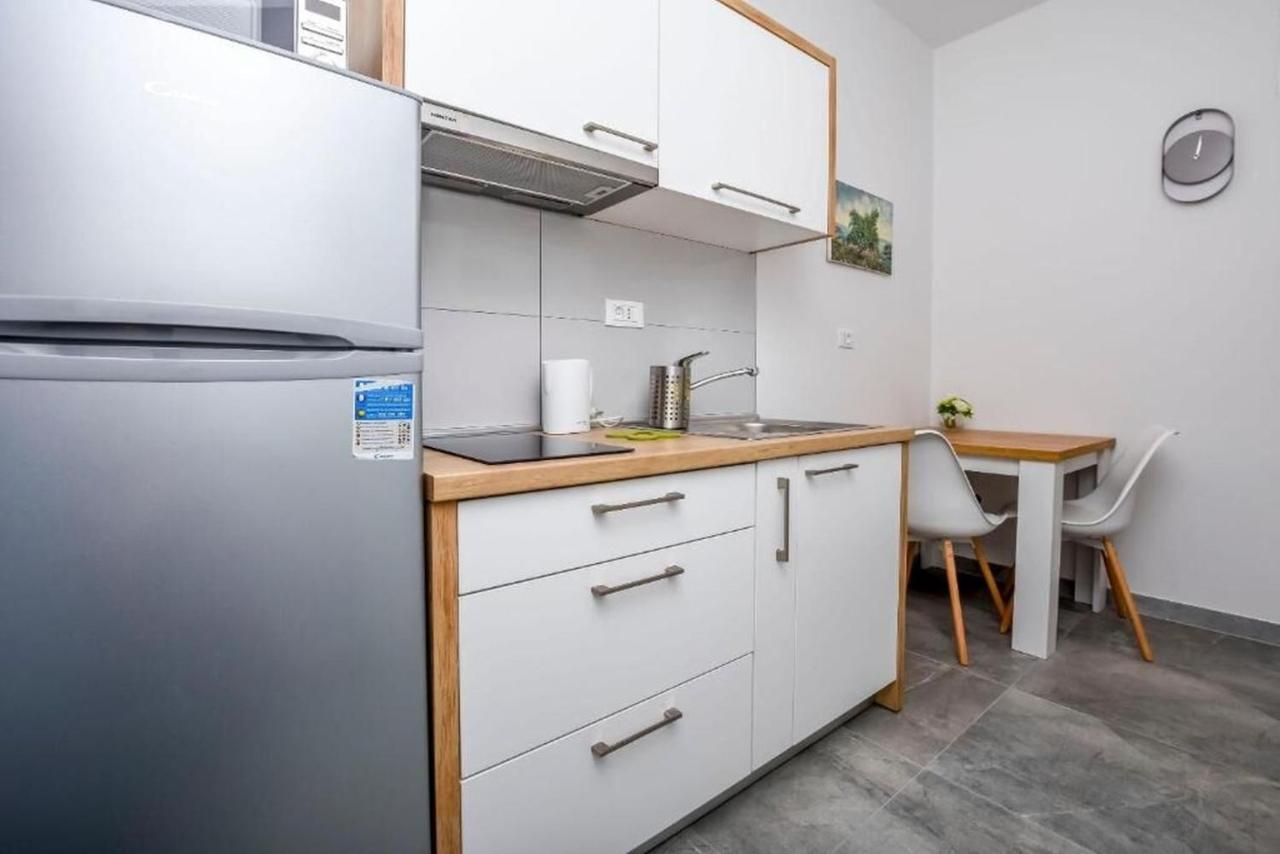 Apartments Sime 罗戈兹尼察 外观 照片